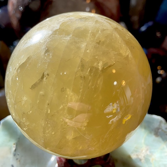 🔥SALE🔥 Yellow Smokey Quartz Crystal Sphere! Watch The Video! - Picture 6 of 12
